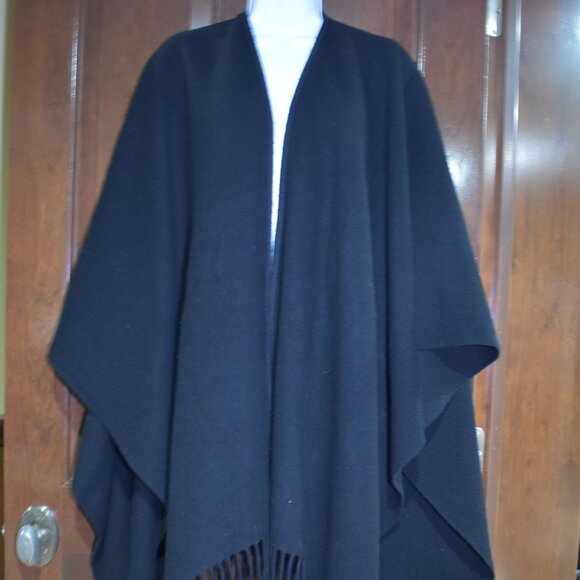 Black Cape Open Poncho Fringe Bottom One Size Cozy Fall Winter Layer - Picture 5 of 6